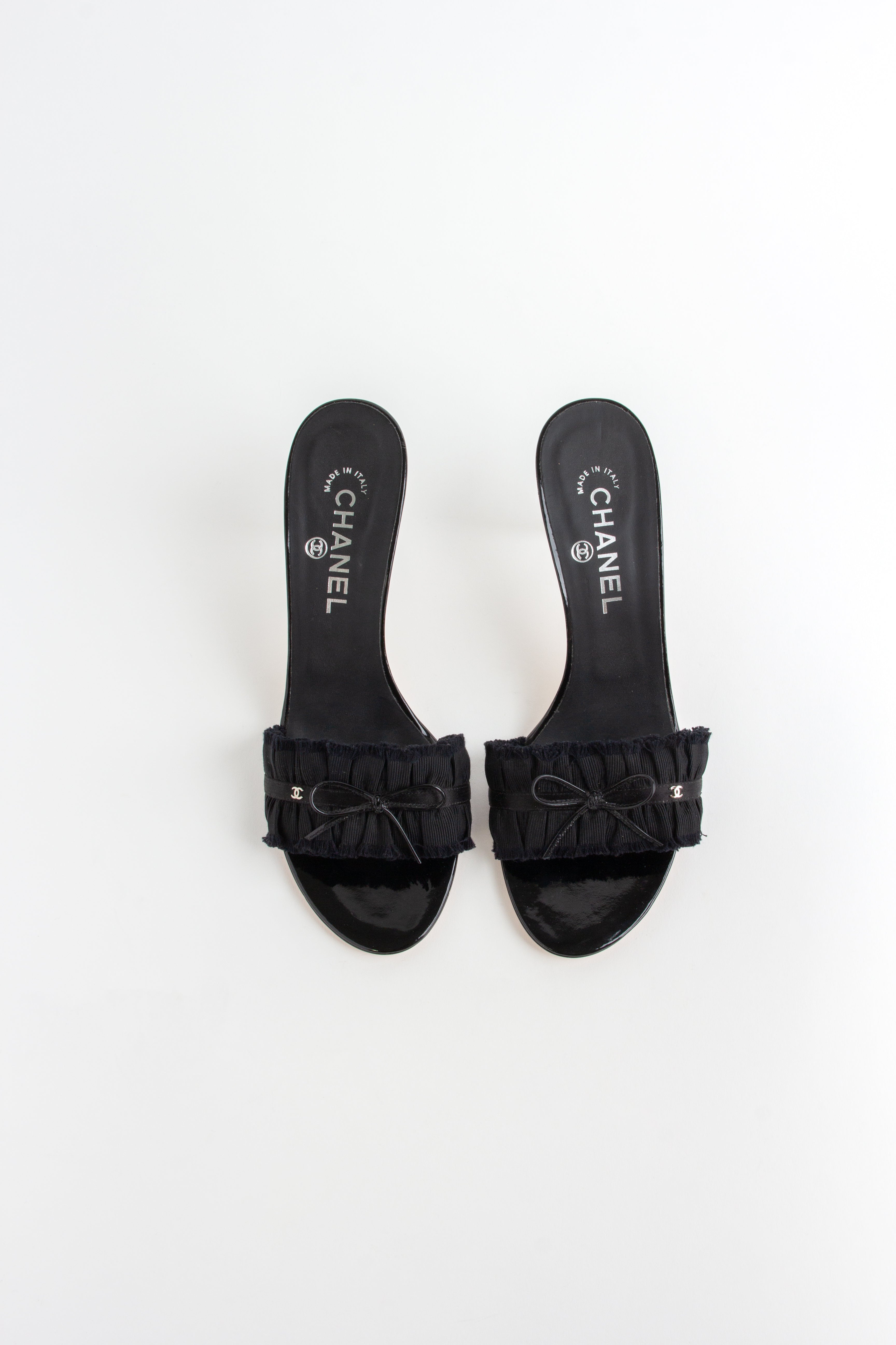 Rare Chanel Black CC Ruffle Bow Heels (IT 39.5)