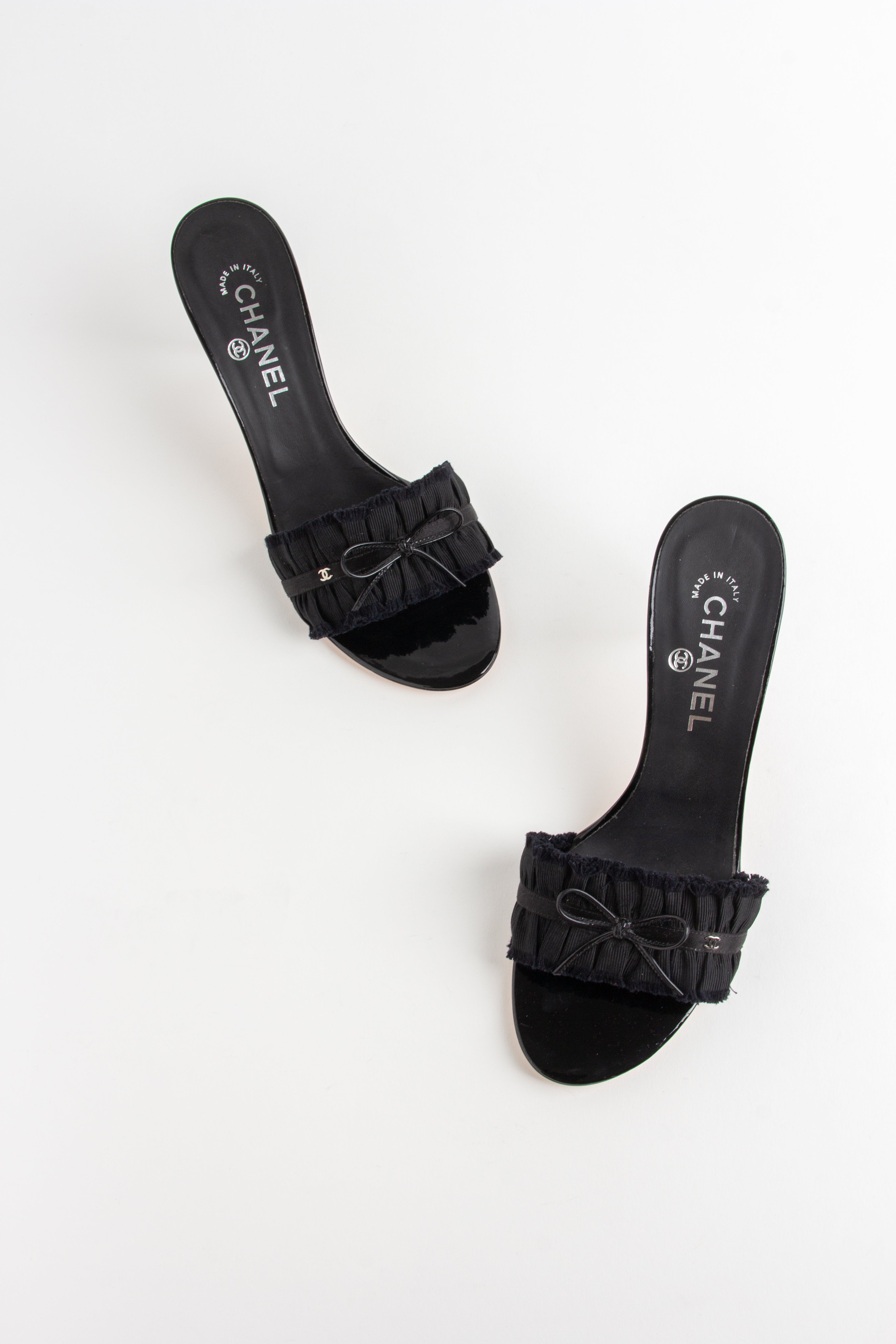 Rare Chanel Black CC Ruffle Bow Heels (IT 39.5)
