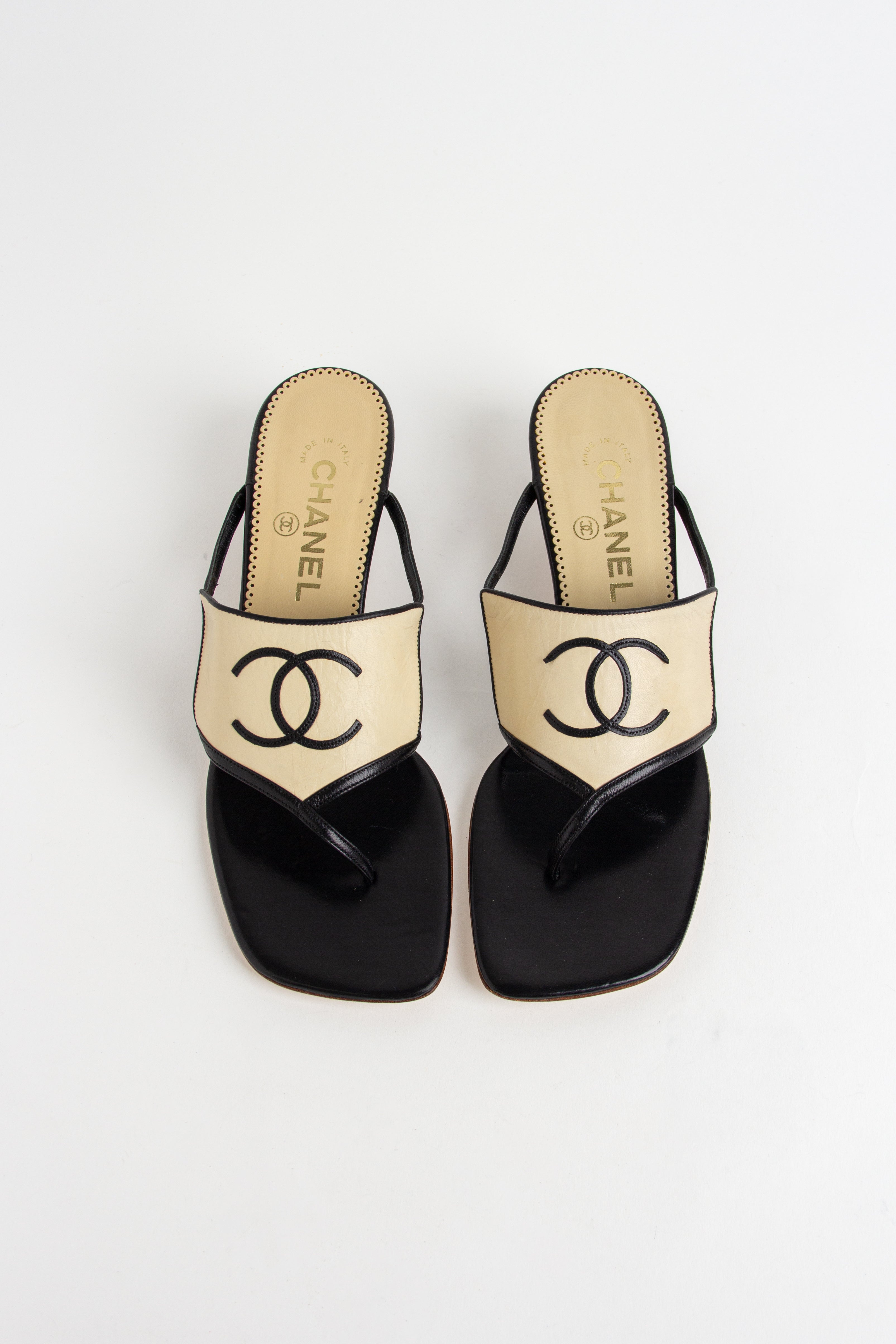 Rare Chanel Cream / Black CC Logo Kitten Heels (IT 37.5)