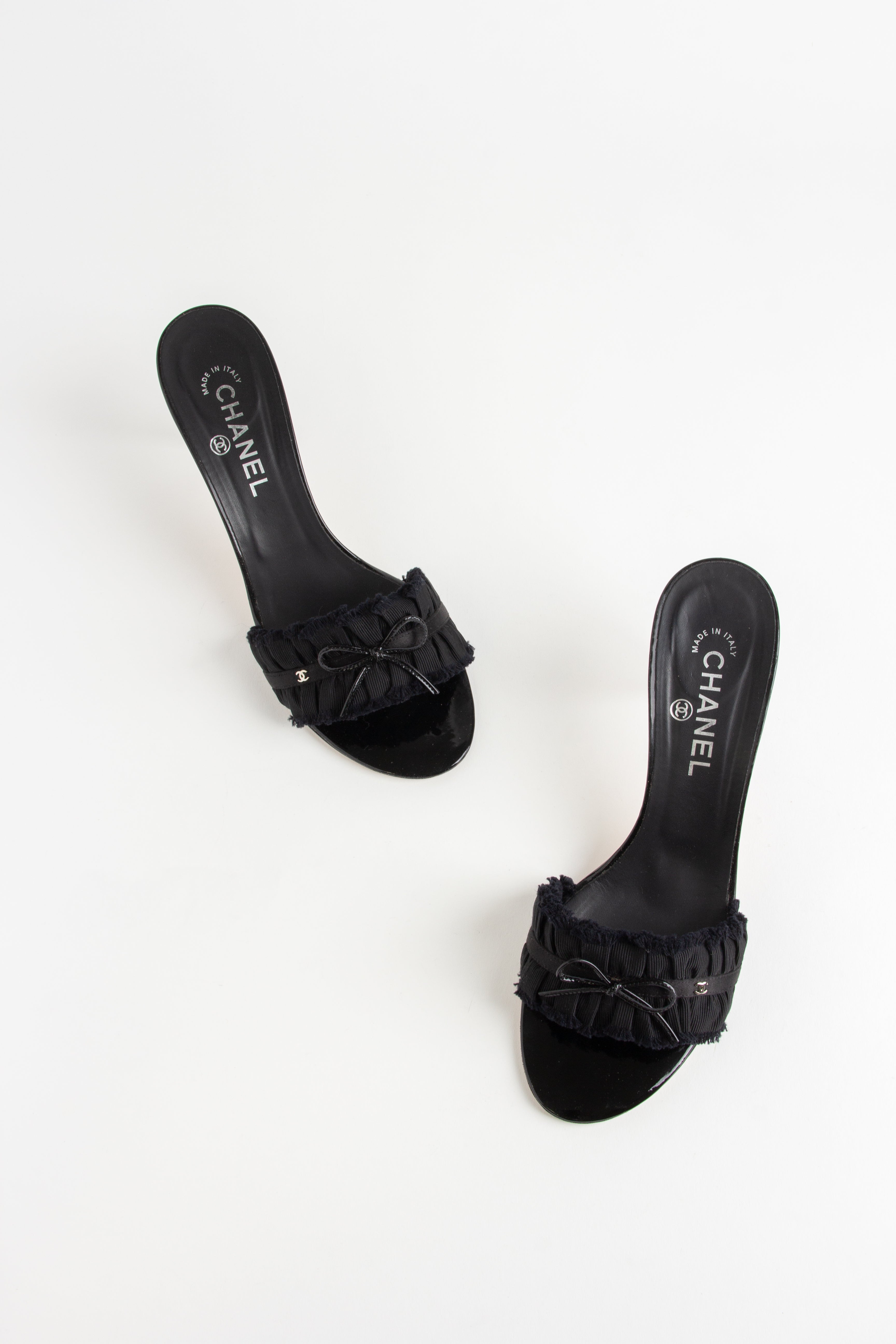Rare Chanel Black CC Ruffle Bow Heels (IT 40)