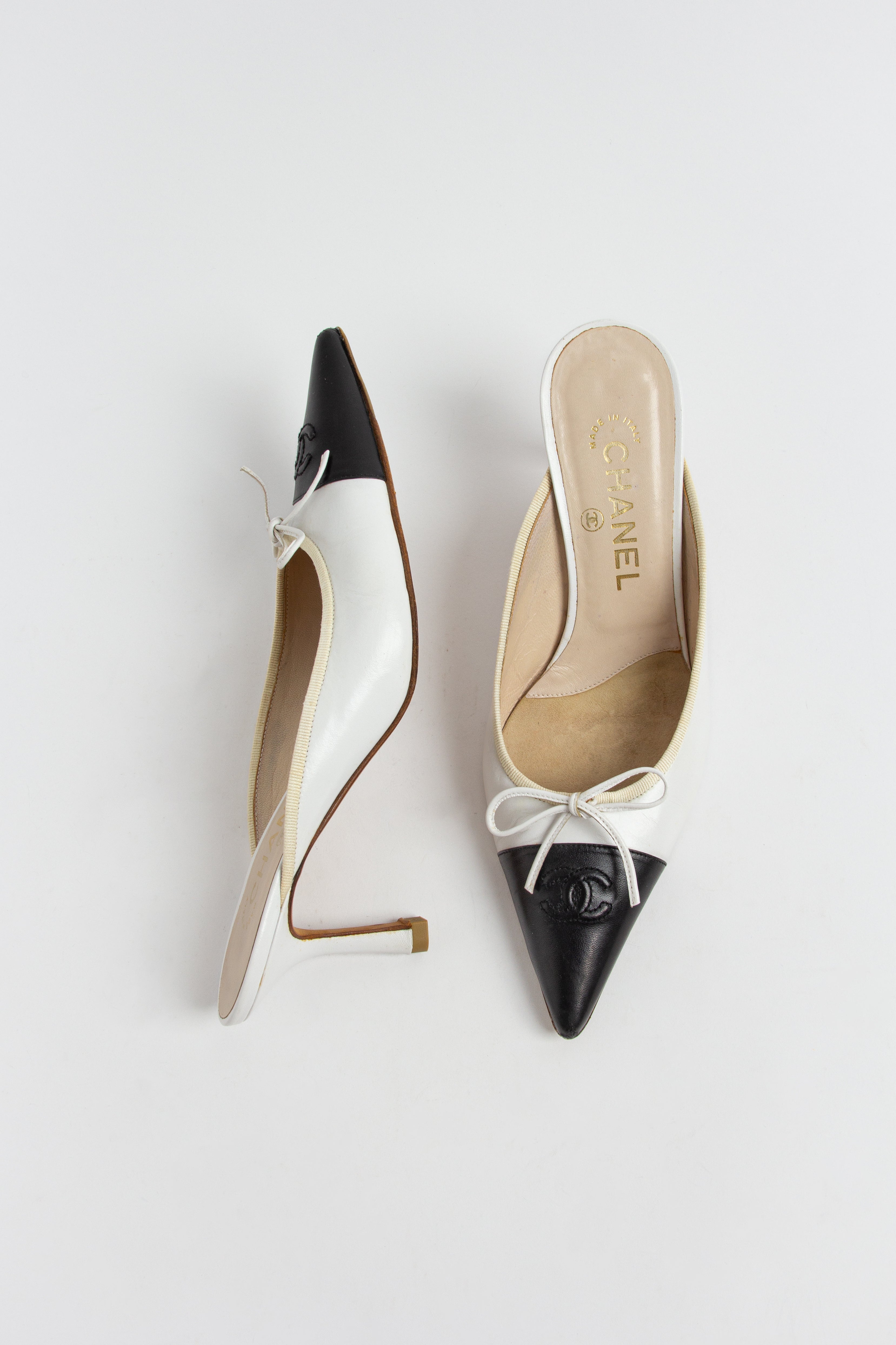 Chanel White and Black CC Bow Mules (IT 37.5)