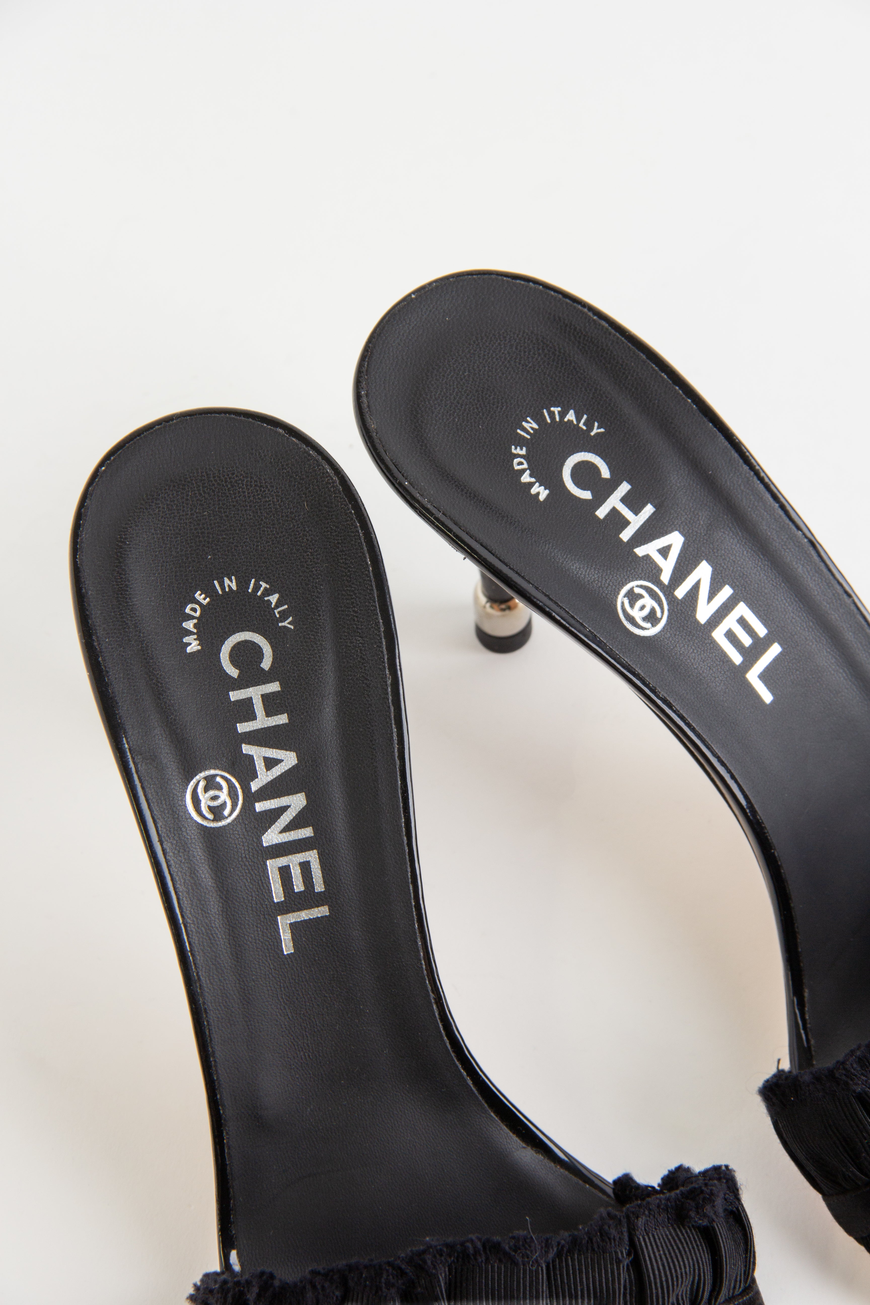 Rare Chanel Black CC Ruffle Bow Heels (IT 38.5)