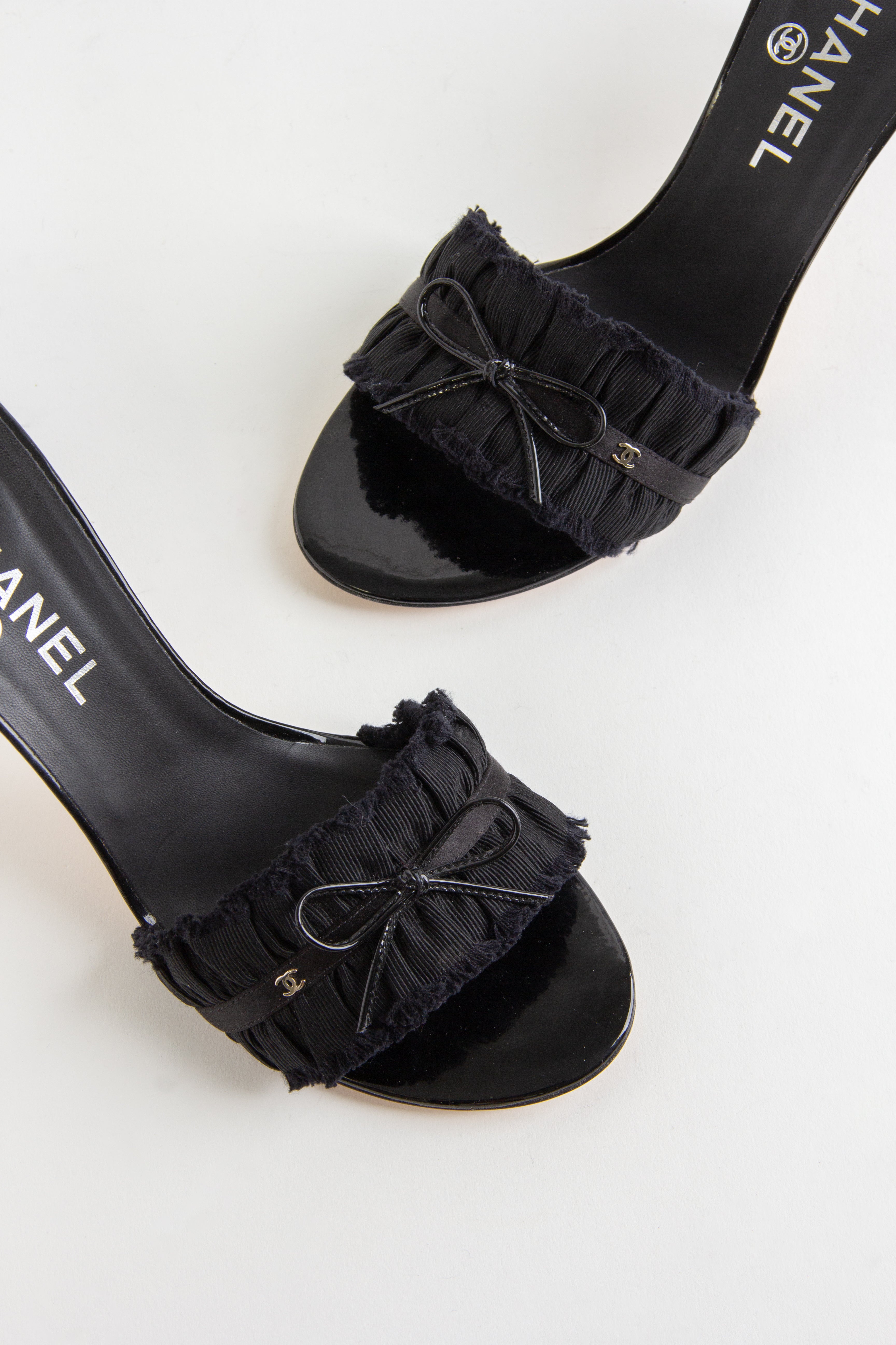 Rare Chanel Black CC Ruffle Bow Heels (IT 38.5)
