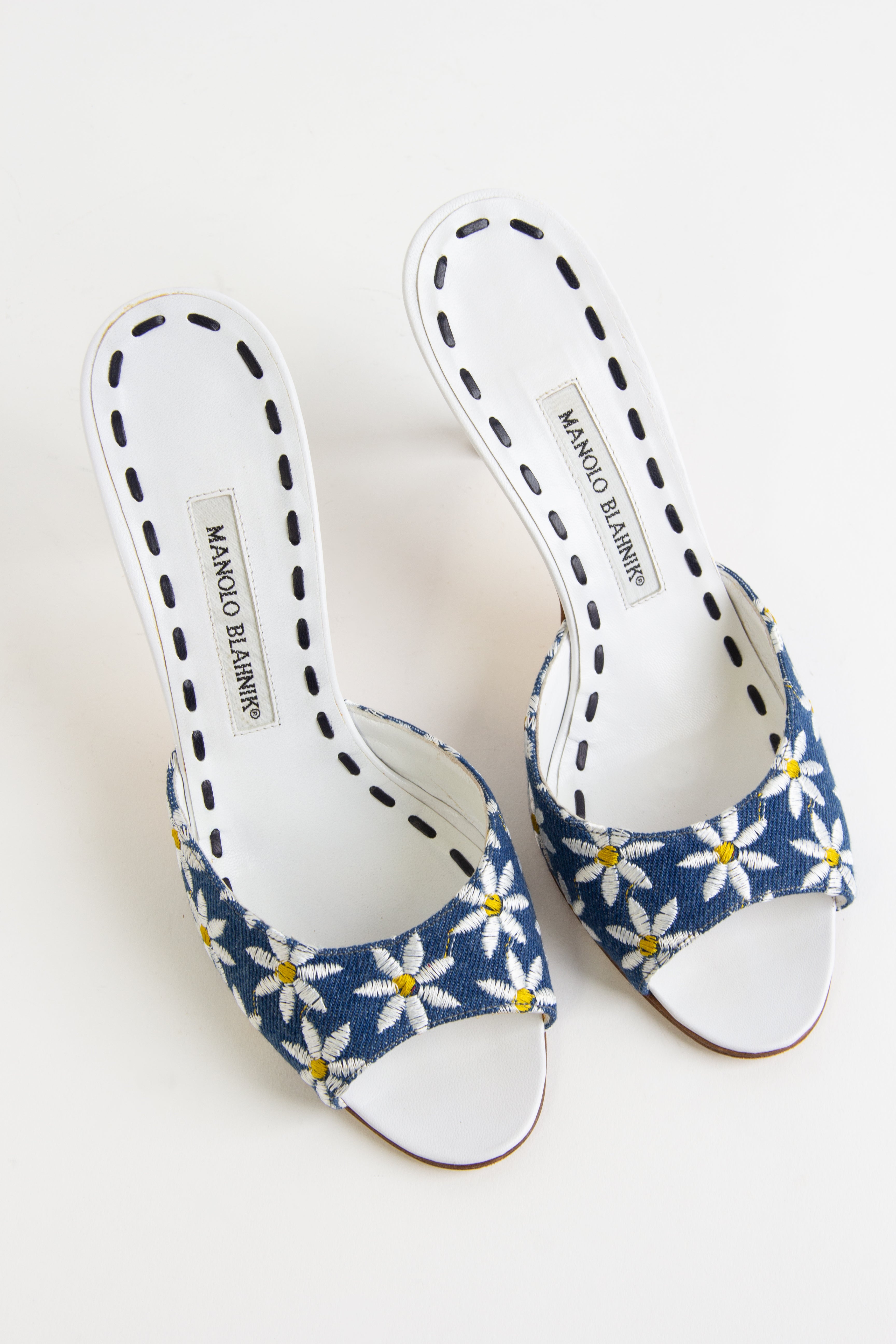 今日だけお値下げ【美品】Manolo Blahnik ハンギシブルー　38 $_12.JPG?set_id=880000500F