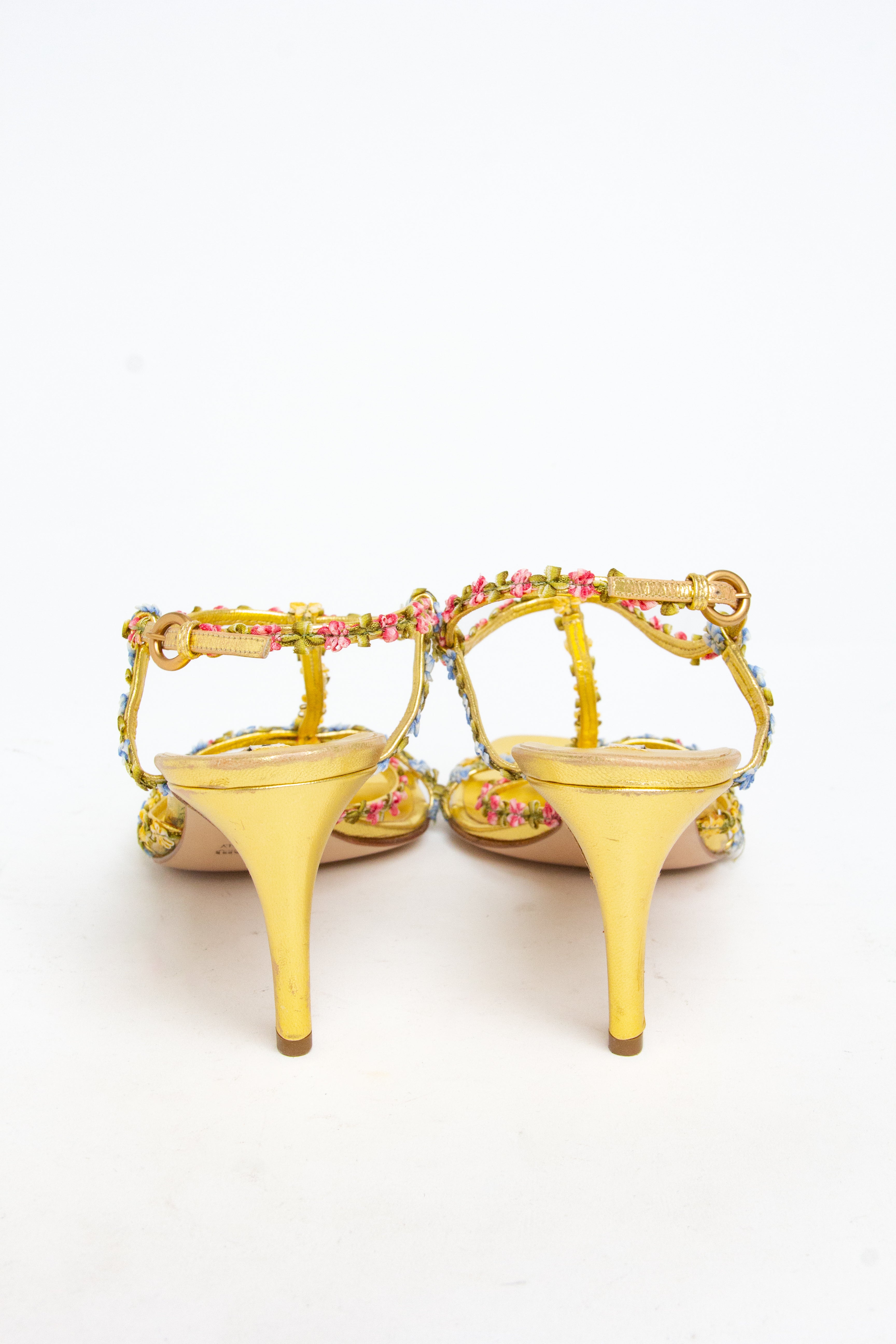 MIU MIUゴールドピンヒール Miu Miu Gold Floral Heels (IT 39.5)