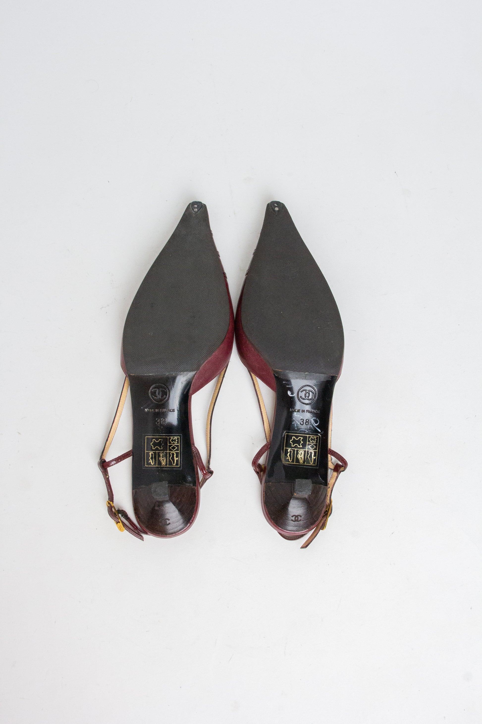 Chanel Vintage Burgundy Slingback Kitten Heels (FR 38) – NÍKU VINTAGE